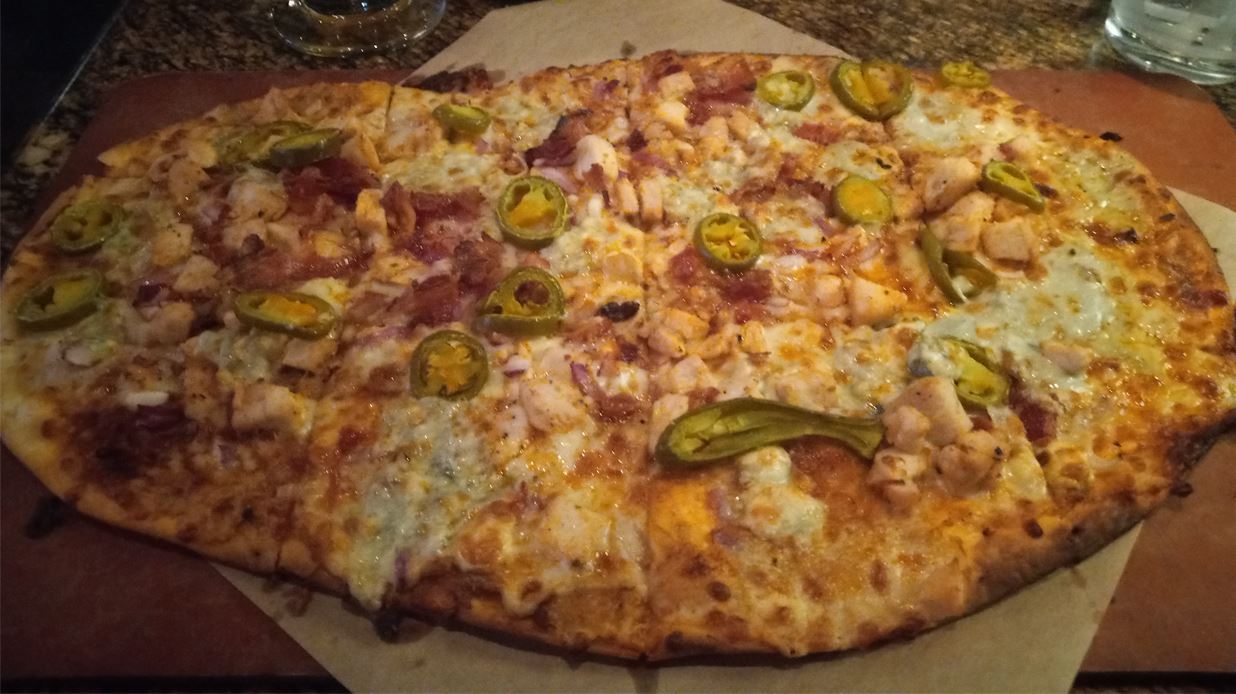 Review: BJ’s Brewhouse Nashville Bleu Tavern Cut Pizza