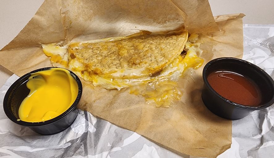 Review: Grilled Cheese Dipping Taco From Taco Bell - Spicy Food Reviews ...